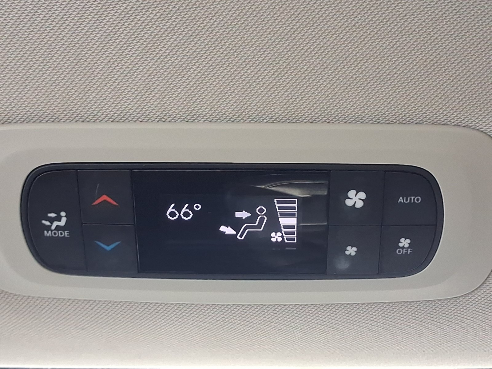 Used 2024 Chrysler Pacifica Touring-L FWD image 24