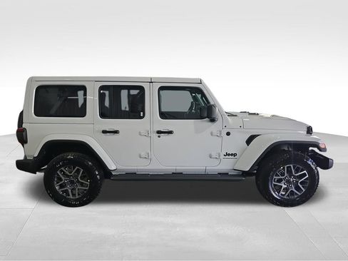 New 2026 Jeep Wrangler Unlimited Sahara AWD/4WD image 12