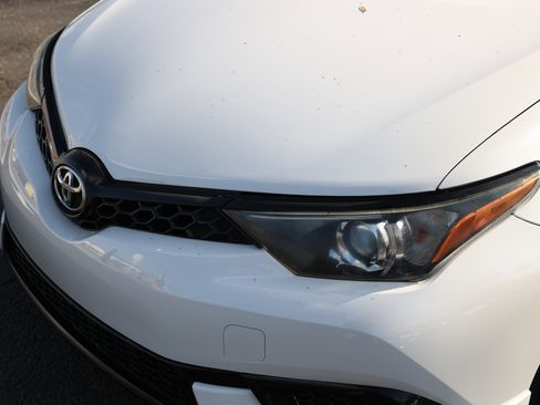Used 2017 Toyota Corolla iM image 29