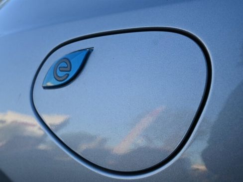 Used 2020 Chrysler Pacifica Limited w/ Quick Oder Package 2EV RED-S image 15