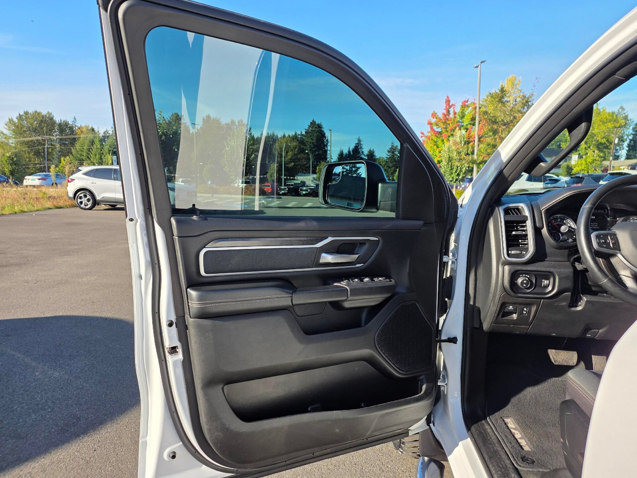 Used 2022 RAM 1500 Big Horn AWD/4WD image 24