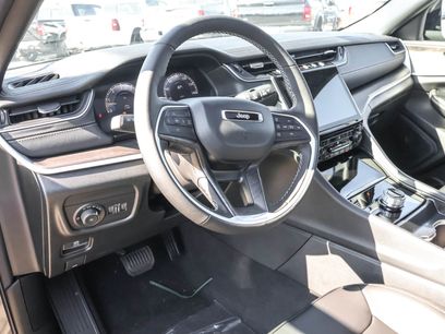 New 2025 Jeep Grand Cherokee Limited w/ Black Appearance Package