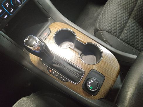 Used 2019 GMC Acadia SLE image 26