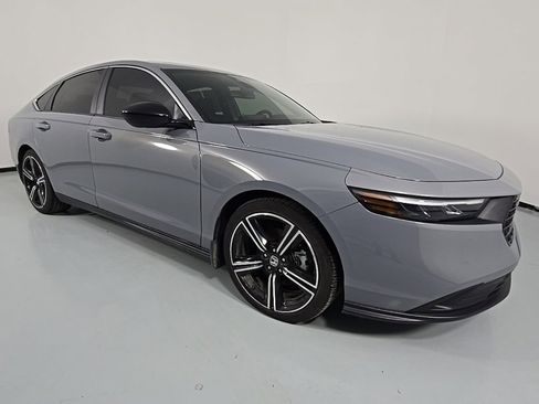 Used 2023 Honda Accord Sport image 6
