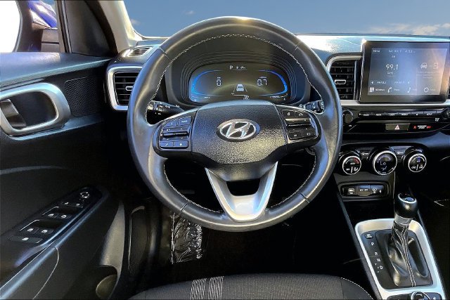 Used 2026 Hyundai Venue SEL FWD image 8