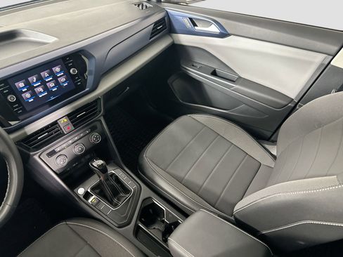 Certified 2022 Volkswagen Taos SE w/ Panoramic Sunroof Package image 22