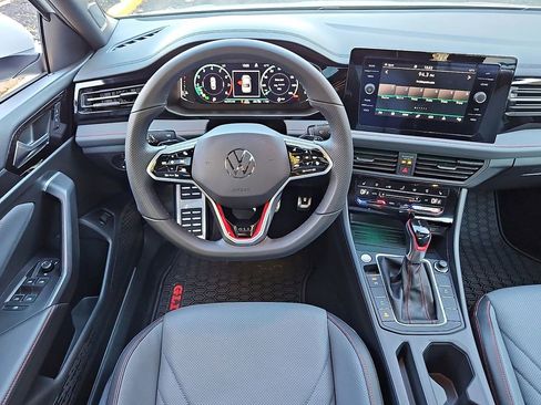 Certified 2025 Volkswagen Jetta GLI Autobahn image 11