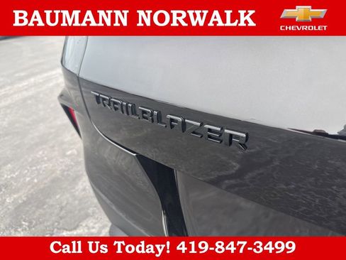 Used 2023 Chevrolet TrailBlazer RS image 25