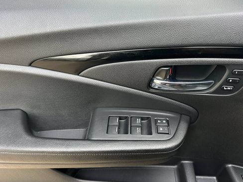 Used 2017 Honda Pilot Elite image 11