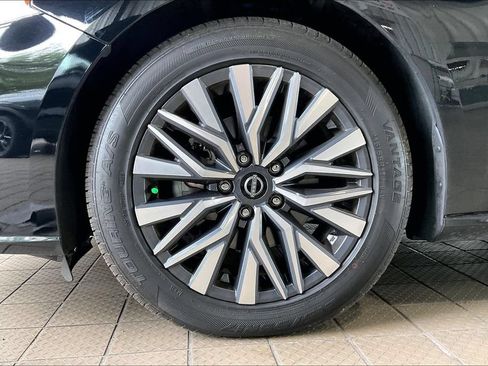 Used 2025 Nissan Altima 2.5 SV FWD image 30