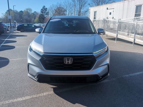 Used 2023 Honda CR-V LX image 2