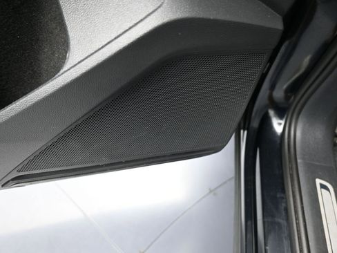 Used 2021 Volkswagen Tiguan SE R-Line image 15