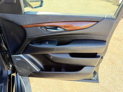 Used 2018 Cadillac Escalade Luxury AWD/4WD image 53