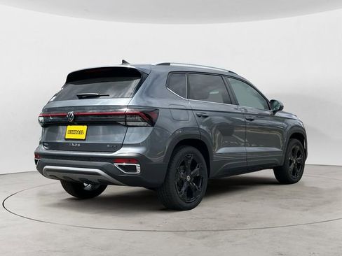 New 2025 Volkswagen Taos SEL image 6