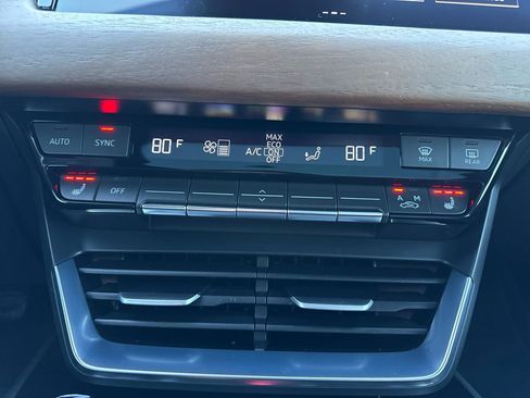 Used 2023 Audi e-tron GT Premium Plus image 57