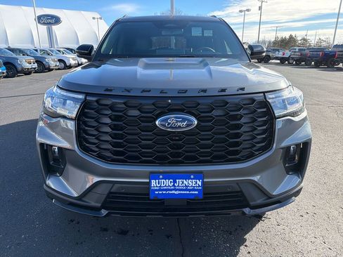 New 2026 Ford Explorer ST-Line w/ ST-Line Street Pack image 8