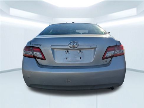 Used 2011 Toyota Camry LE image 6
