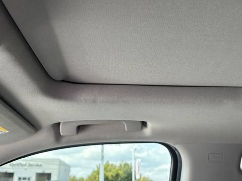 Used 2016 GMC Yukon SLT w/ Open Road Package AWD/4WD image 18