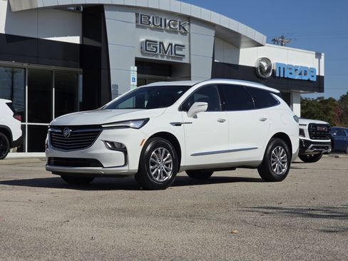 Used 2023 Buick Enclave Essence w/ Trailering Package, 5000 lbs. image 3