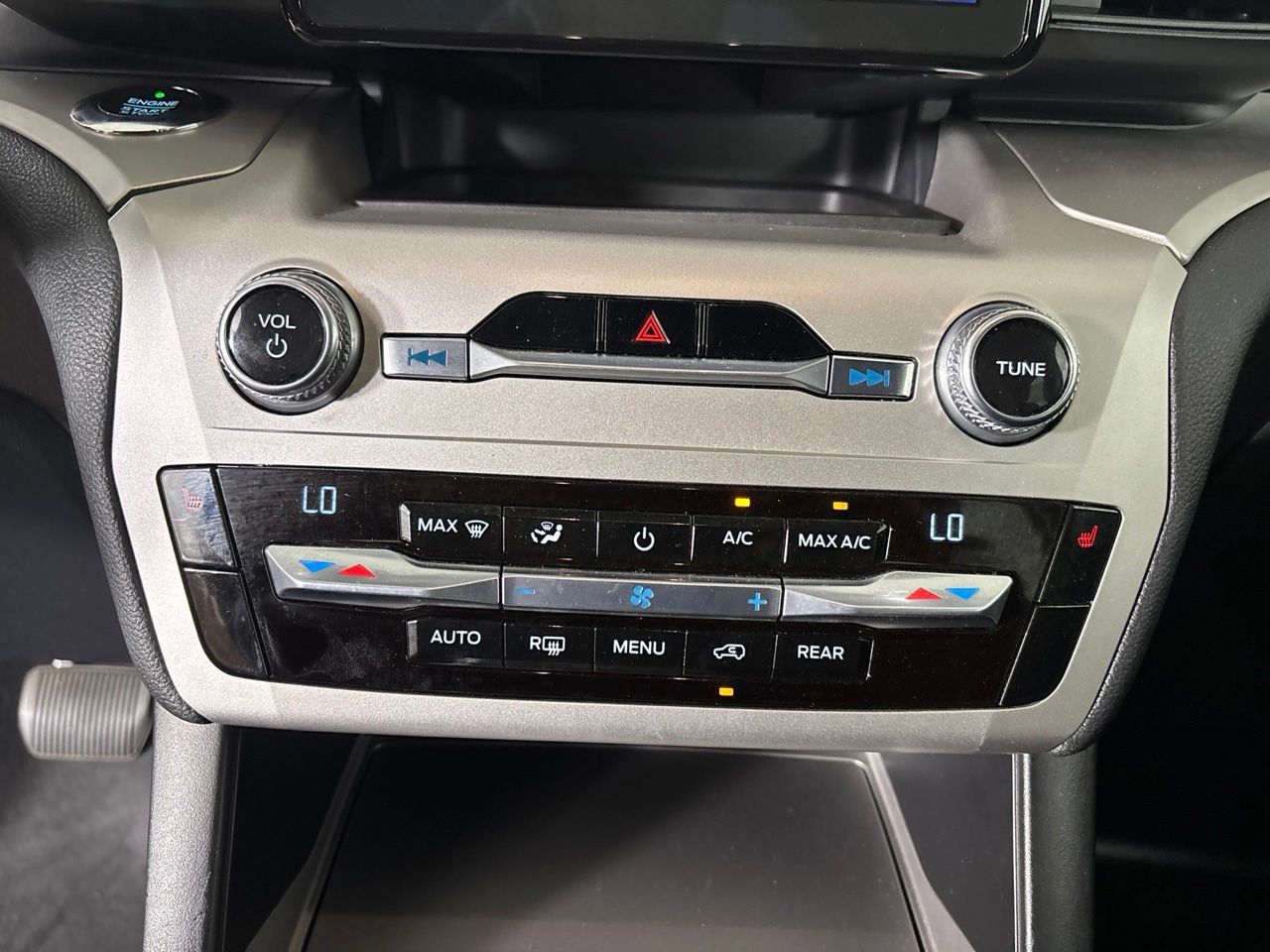 Used 2021 Ford Explorer XLT RWD image 19