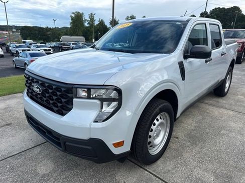 Used 2025 Ford Maverick XL FWD image 3