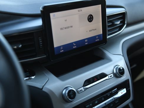 Used 2023 Ford Explorer XLT w/ Equipment Group 202A image 19