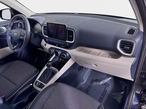 Certified 2025 Hyundai Venue Limited image 28