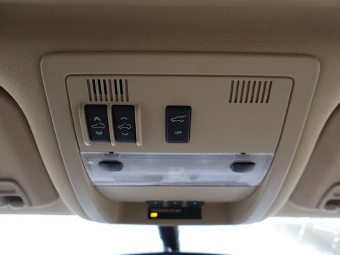 Used 2011 Chevrolet Tahoe LTZ image 30