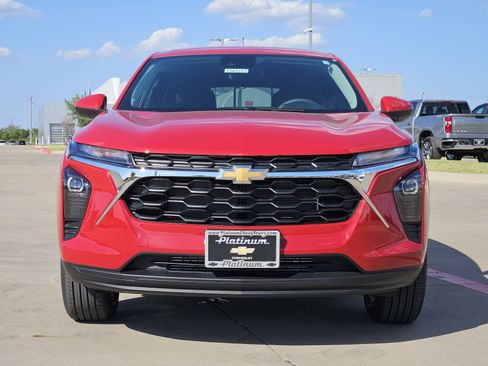 New 2026 Chevrolet Trax LS w/ LS Convenience Package FWD image 6