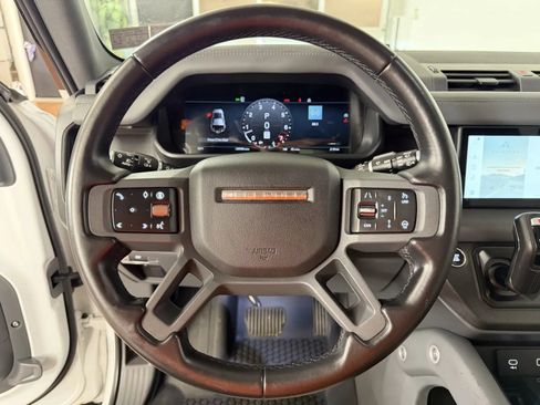 Used 2024 Land Rover Defender 110 X-Dynamic SE AWD/4WD image 21