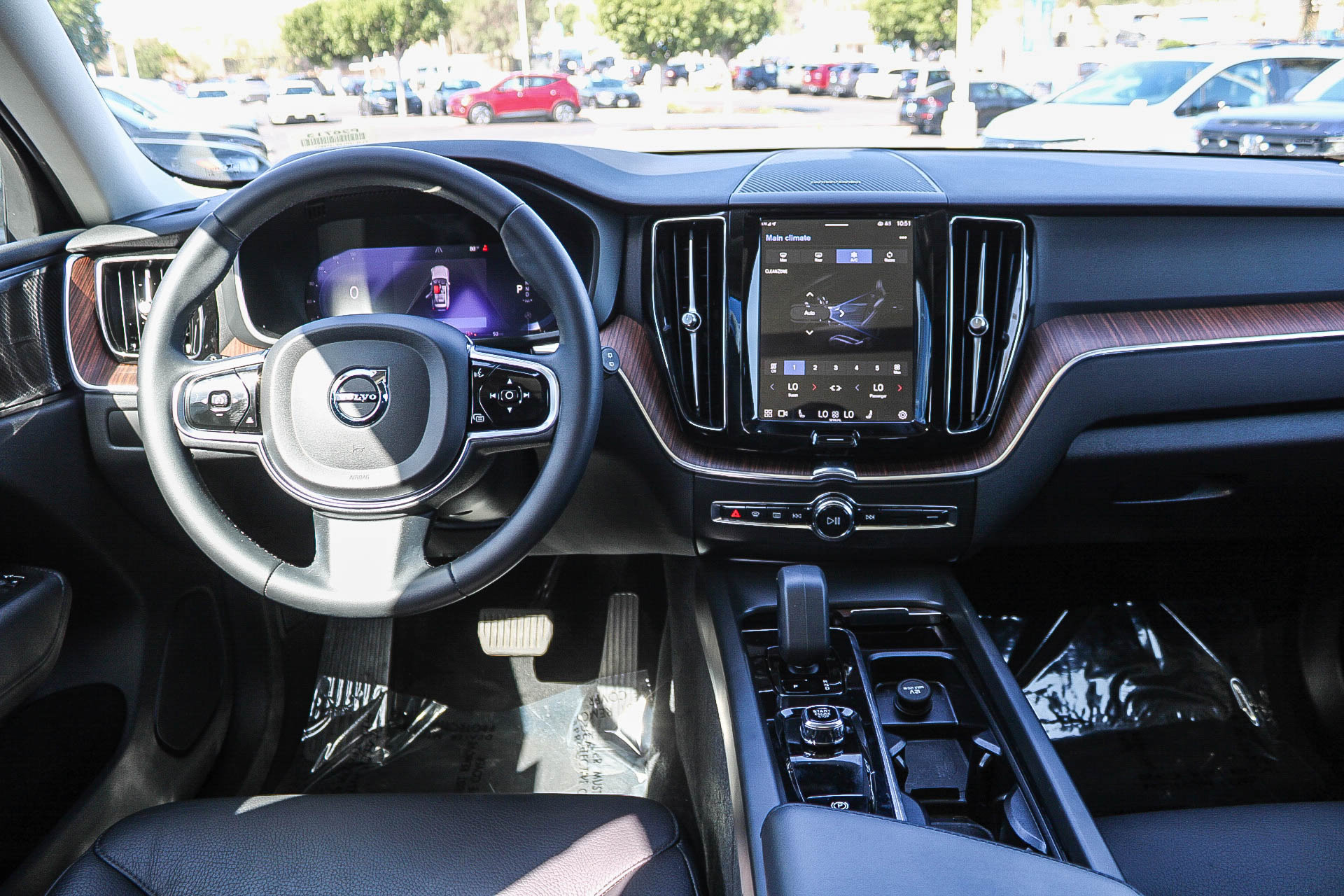 Used 2023 Volvo XC60 B5 Plus w/ Protection Package AWD/4WD image 14