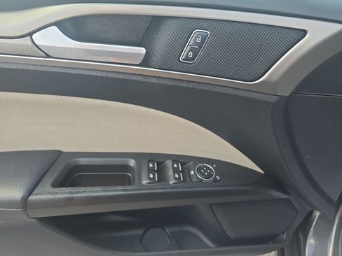 Used 2017 Ford Fusion S FWD image 16