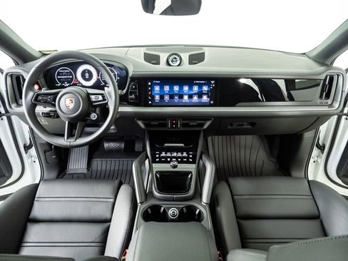 New 2026 Porsche Cayenne Coupe AWD/4WD image 19