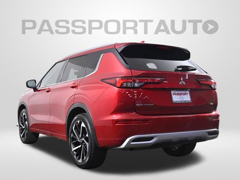 Used 2024 Mitsubishi Outlander SEL image 6