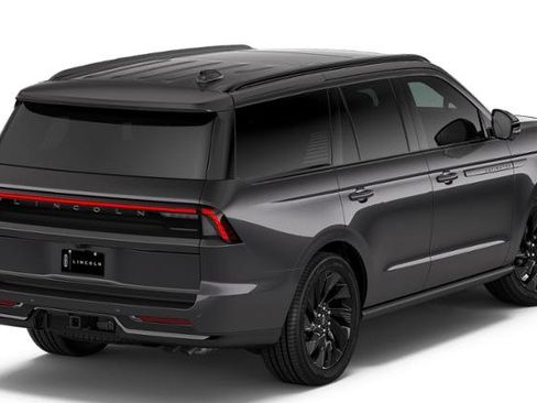 New 2026 Lincoln Navigator Reserve w/ Jet Appearance Package AWD/4WD image 3