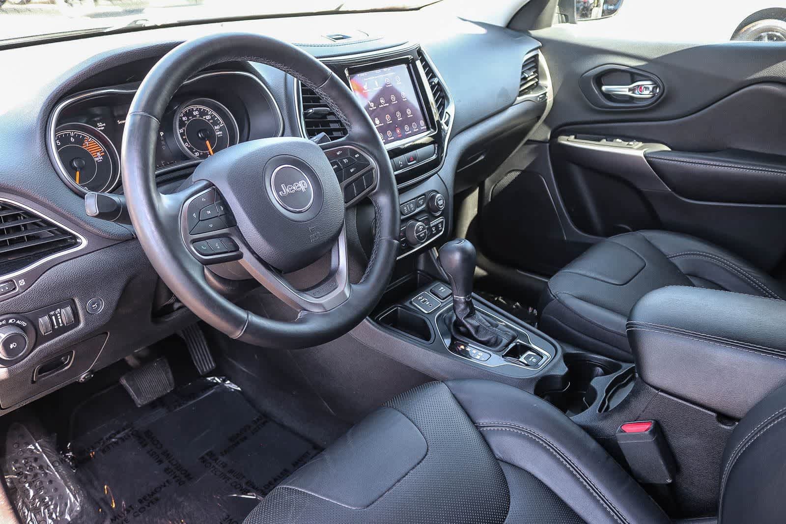 Used 2019 Jeep Cherokee Limited FWD image 17