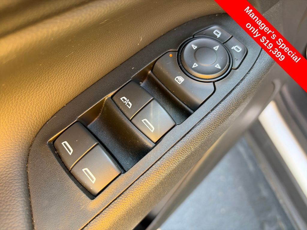Used 2021 Chevrolet Equinox LT FWD image 17