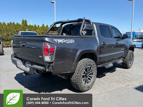 Used 2021 Toyota Tacoma TRD Sport image 12