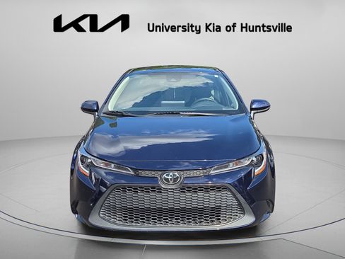 Used 2022 Toyota Corolla LE FWD image 2