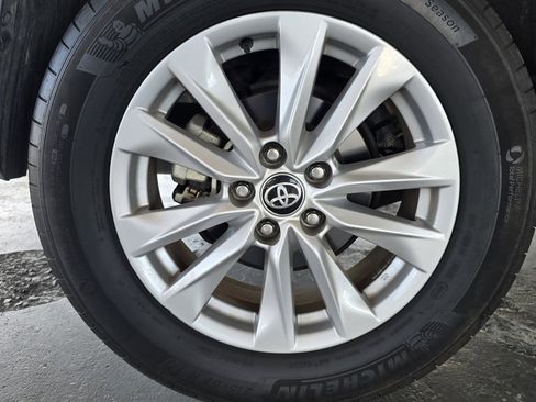 Used 2023 Toyota Corolla Cross LE image 41