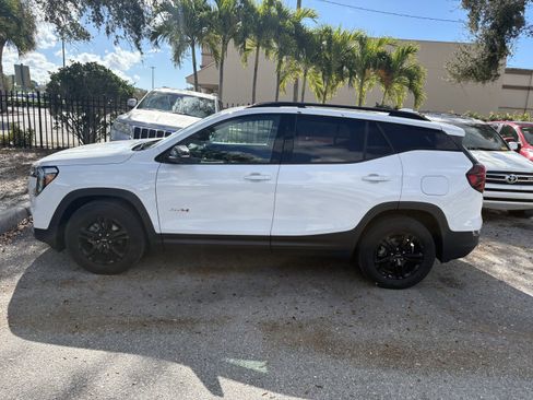 Used 2022 GMC Terrain AT4 w/ Infotainment Package II image 4