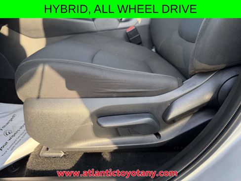 Certified 2025 Toyota RAV4 LE AWD/4WD image 20