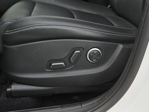 Used 2025 Genesis GV70 2.5T image 28