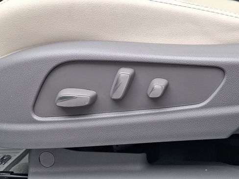 Certified 2023 Cadillac XT5 Premium Luxury image 19