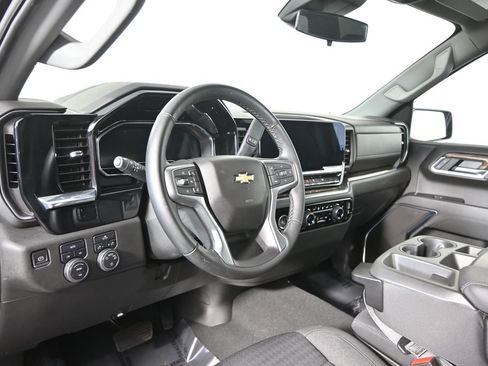 Used 2023 Chevrolet Silverado 1500 LT image 22