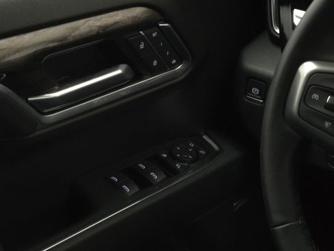 Used 2025 Chevrolet Silverado 1500 LTZ w/ LTZ Convenience Package II image 30