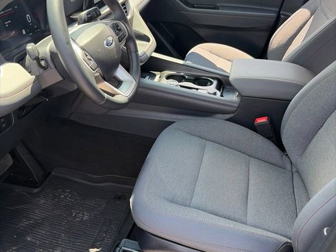 Used 2025 Ford Explorer Active AWD/4WD image 14