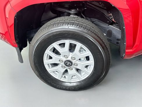 Used 2026 Toyota Tacoma SR5 AWD/4WD image 30