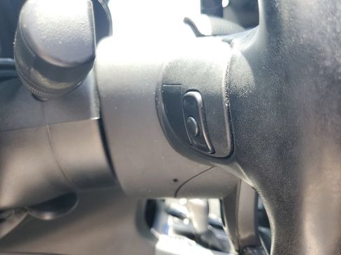 Used 2019 Jeep Grand Cherokee Altitude AWD/4WD image 12