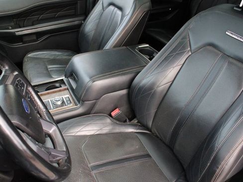 Used 2018 Ford Expedition Max Platinum image 18